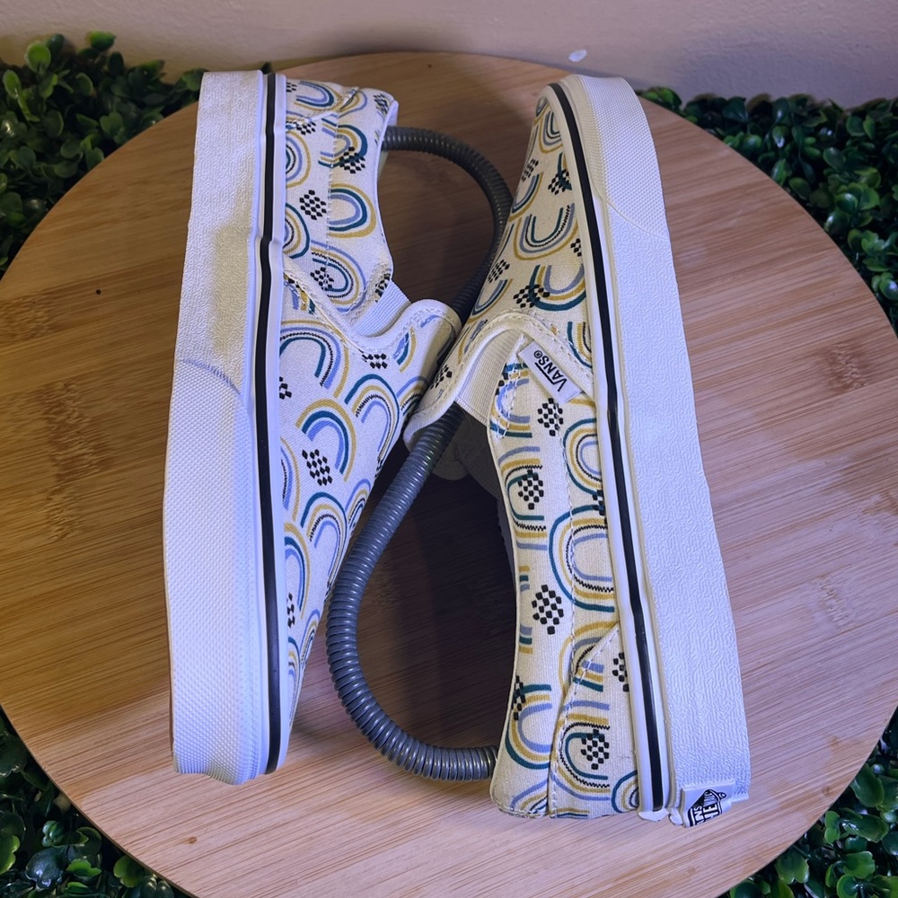 🔥 NEW VANS CLASSIC SLIP-ON RAINBOW SKATEBOARDING SHOES WOMENS SIZE 7 MENS 5.5 - Picture 7 of 9